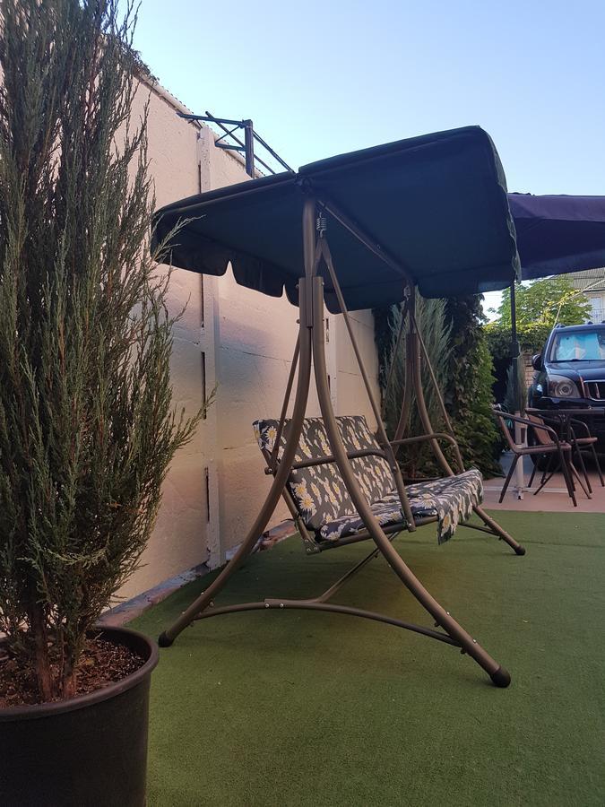 Hotel Flamingo Zaliznij Port Kültér fotó