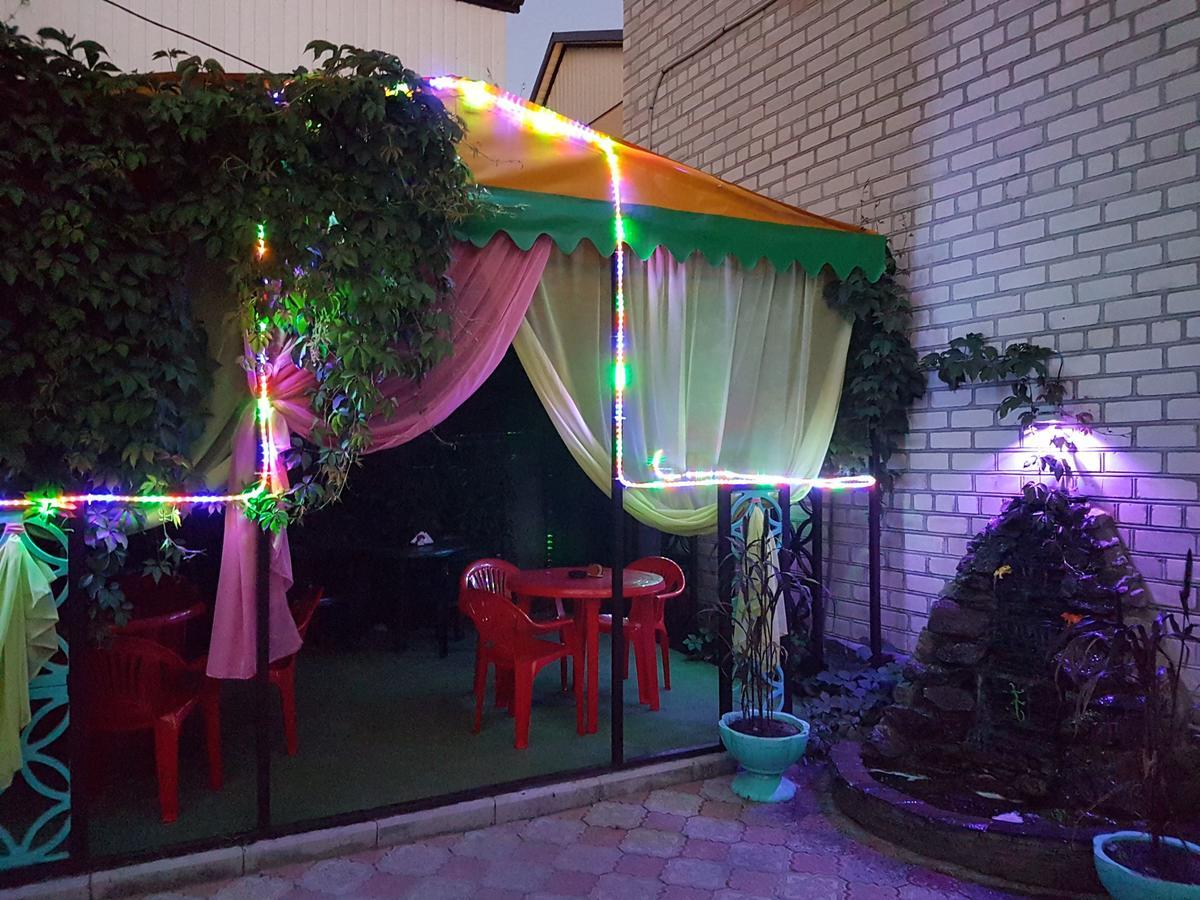 Hotel Flamingo Zaliznij Port Kültér fotó