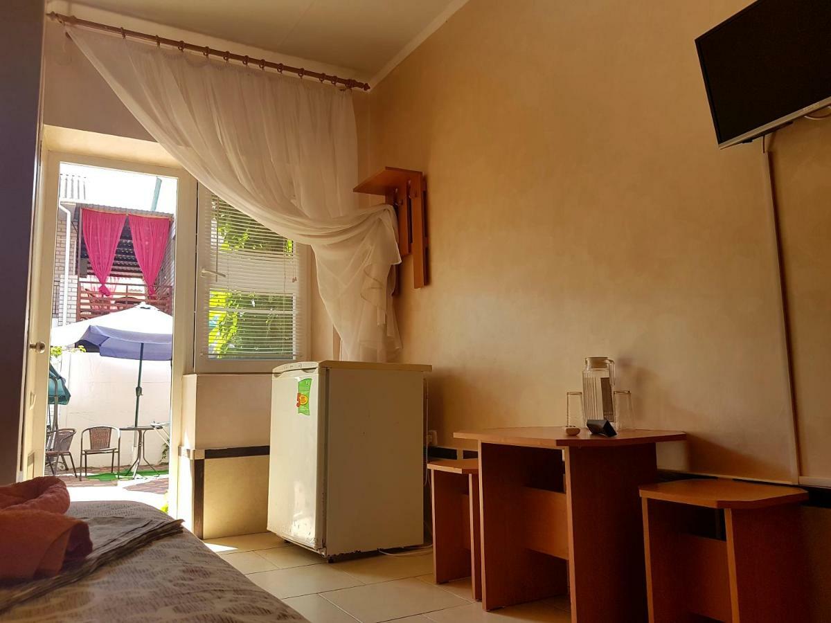 Hotel Flamingo Zaliznij Port Kültér fotó